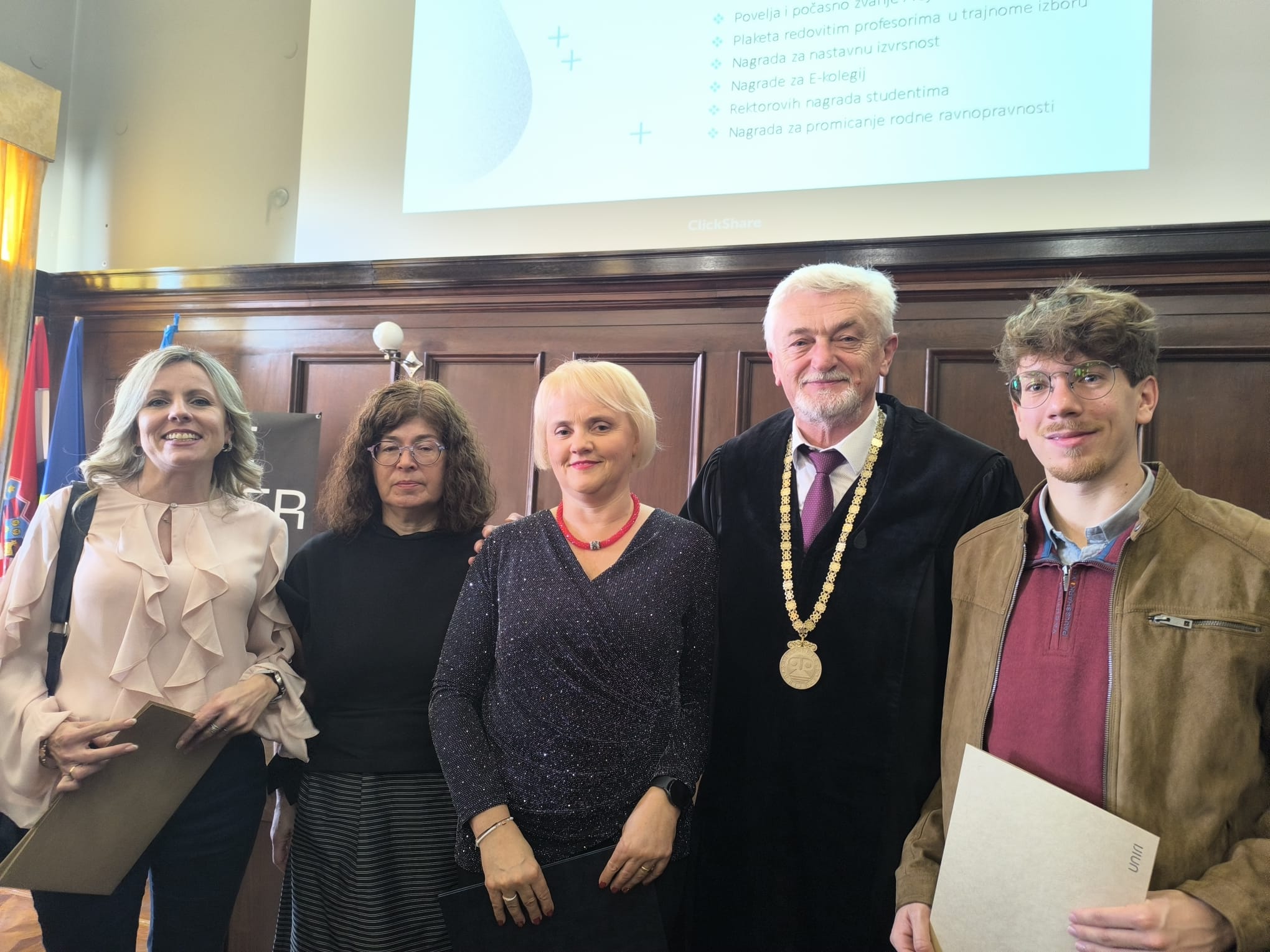 svecana d 1000016775